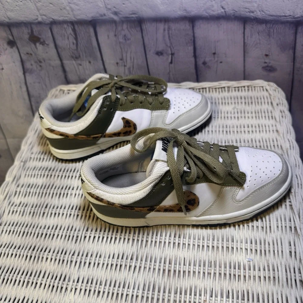 Nike‎ Dunk Low Olive  DX9282-100y Youth 4.5. EUC
